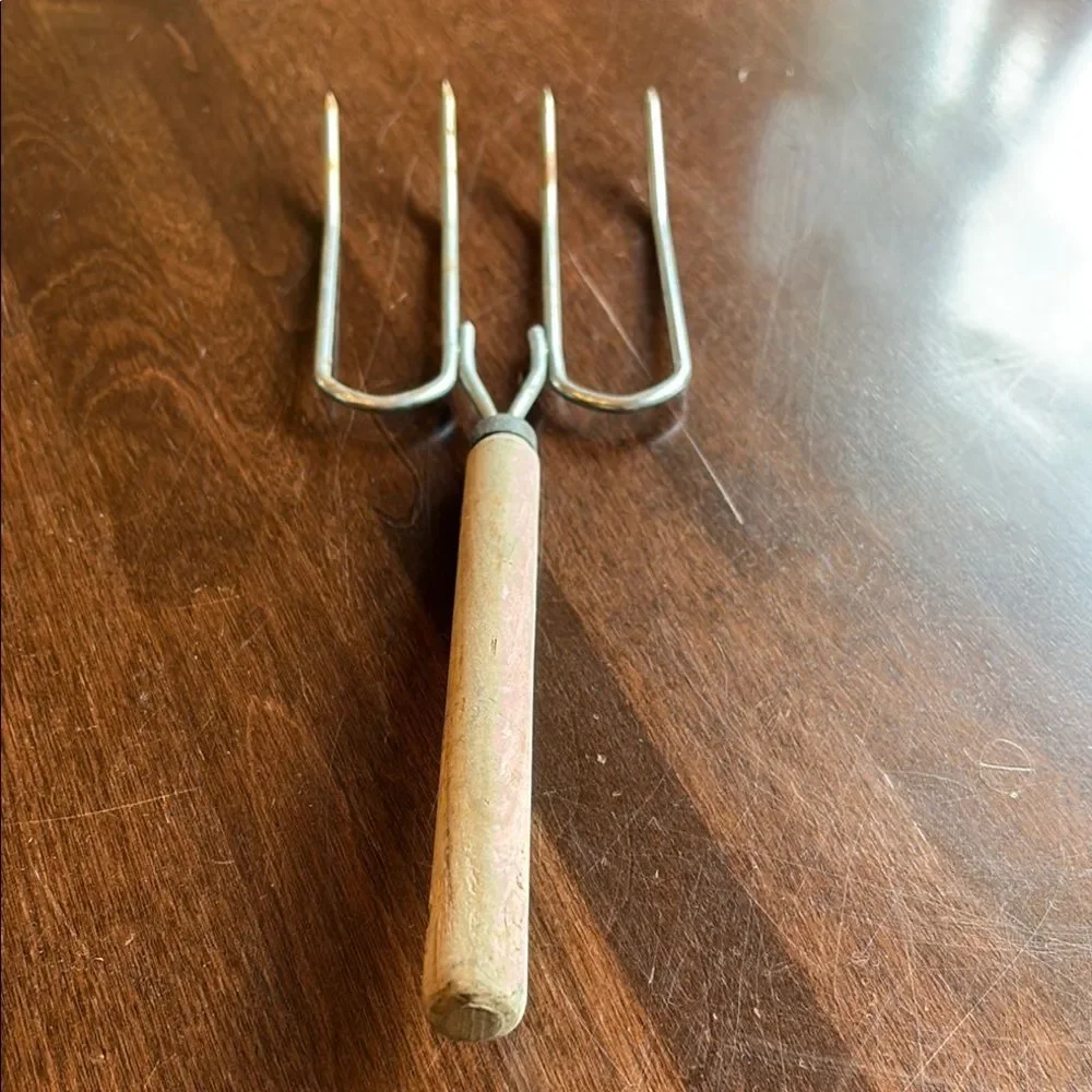 Vintage Primitive Rustic Wide 4 Tine Meat Lifting Carving Fork Wood Handle